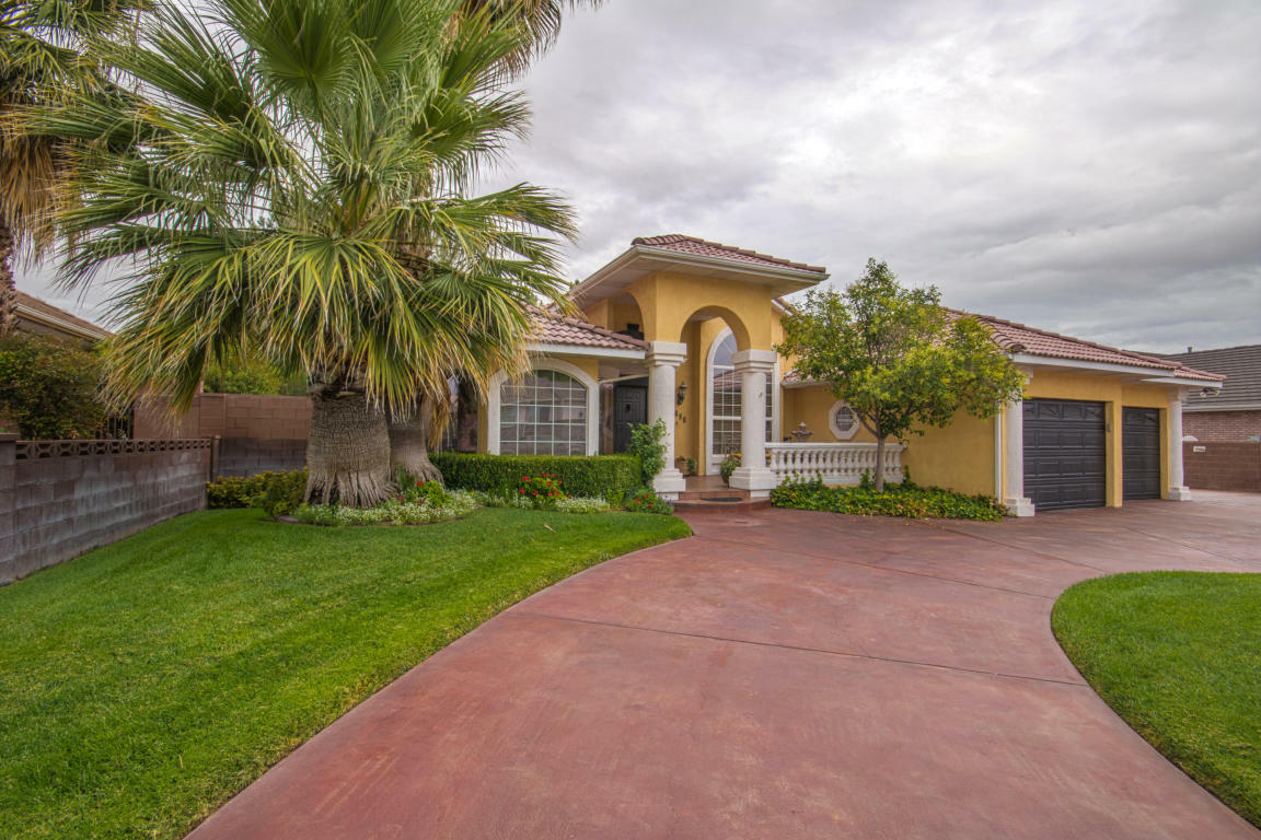 Property Photo:  686 N Daybreak Dr  UT 84770 