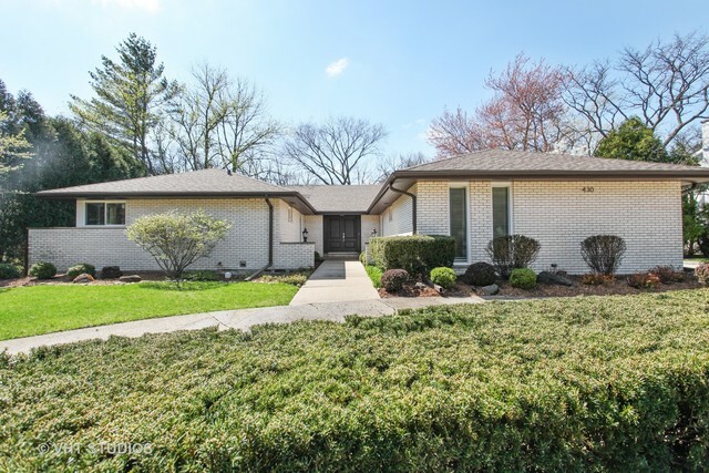 430 Standish Drive  Deerfield IL 60015 photo