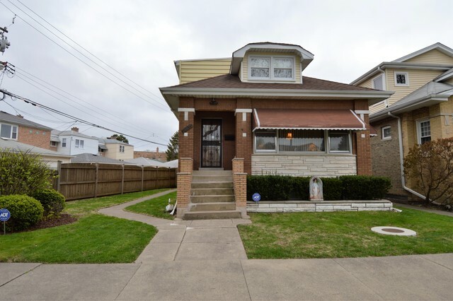 Property Photo:  5851 Markham Avenue  IL 60646 