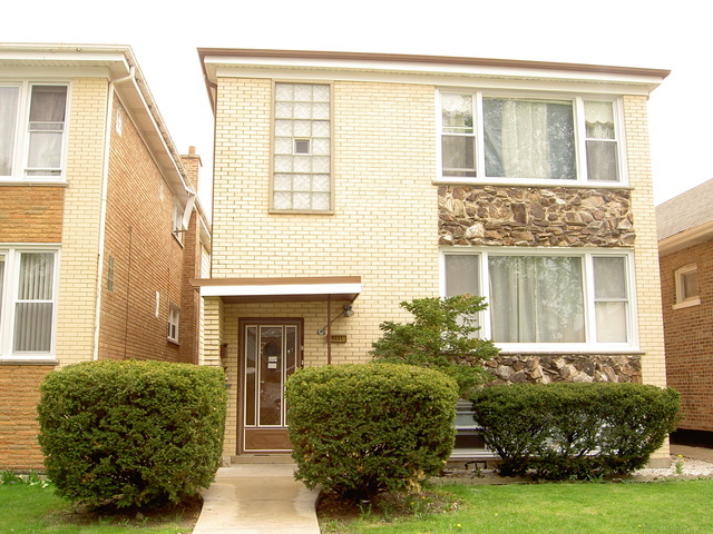 Property Photo: 5131 School Street IL 60641