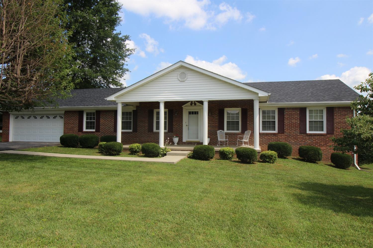 Property Photo: 629 Cloverdale Drive KY 40422