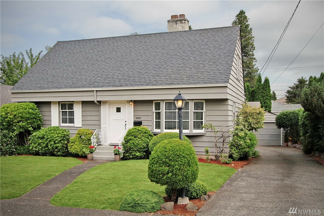 Property Photo: 4808 NE 74th St WA 98115