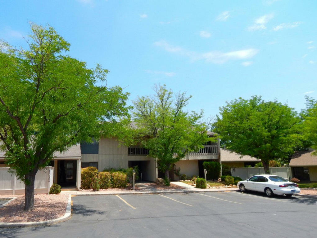 Property Photo:  1027 W Bloomington Dr  UT 84790 