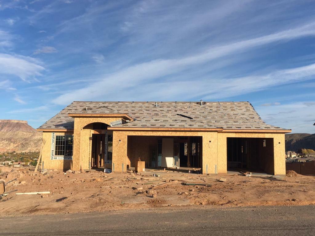 Property Photo:  1218 N 100 West  UT 84737 