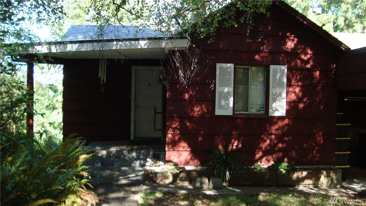 Property Photo:  1906 Front Ave W  WA 98312 