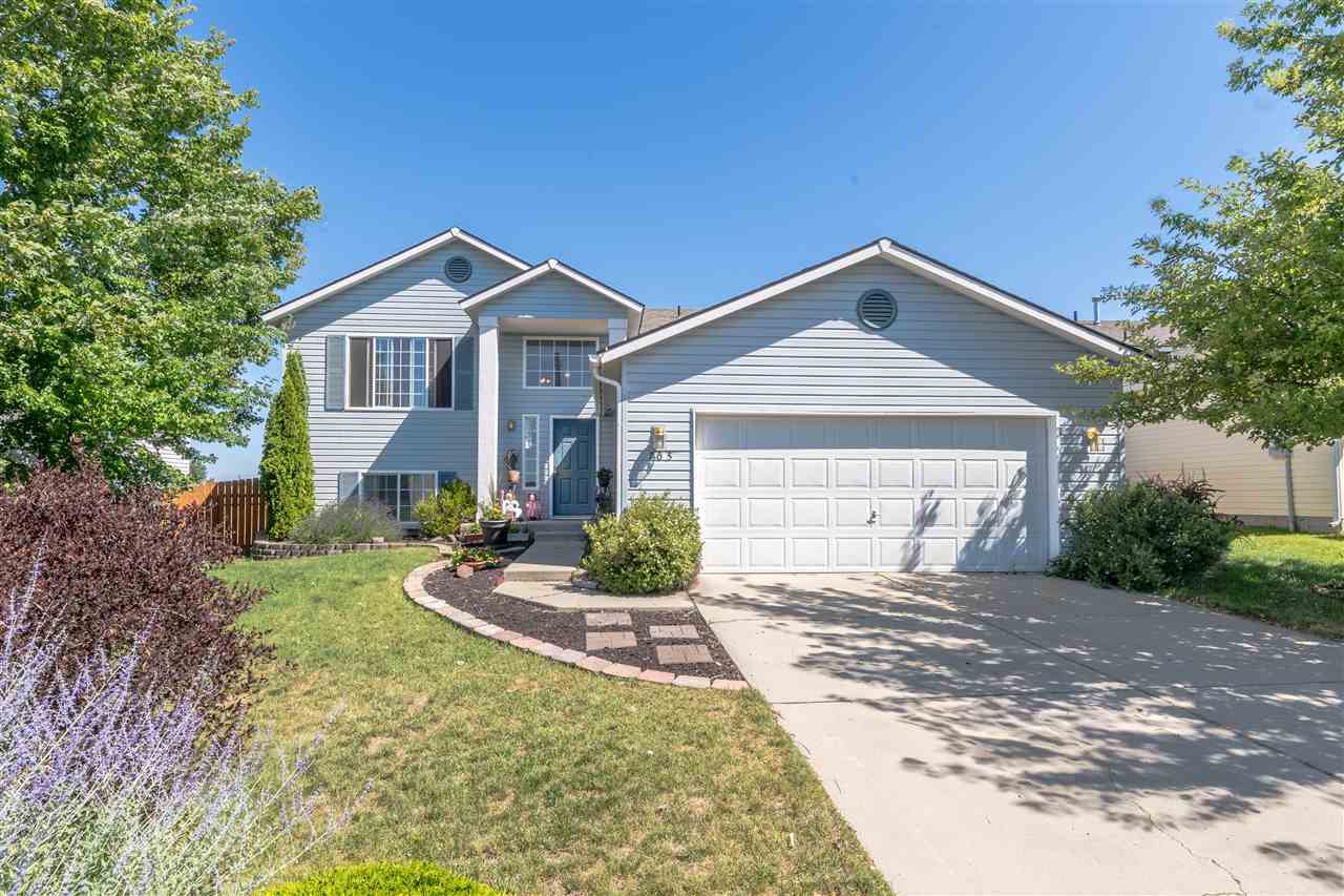 Property Photo: 705 E Tara Lee Ave WA 99022