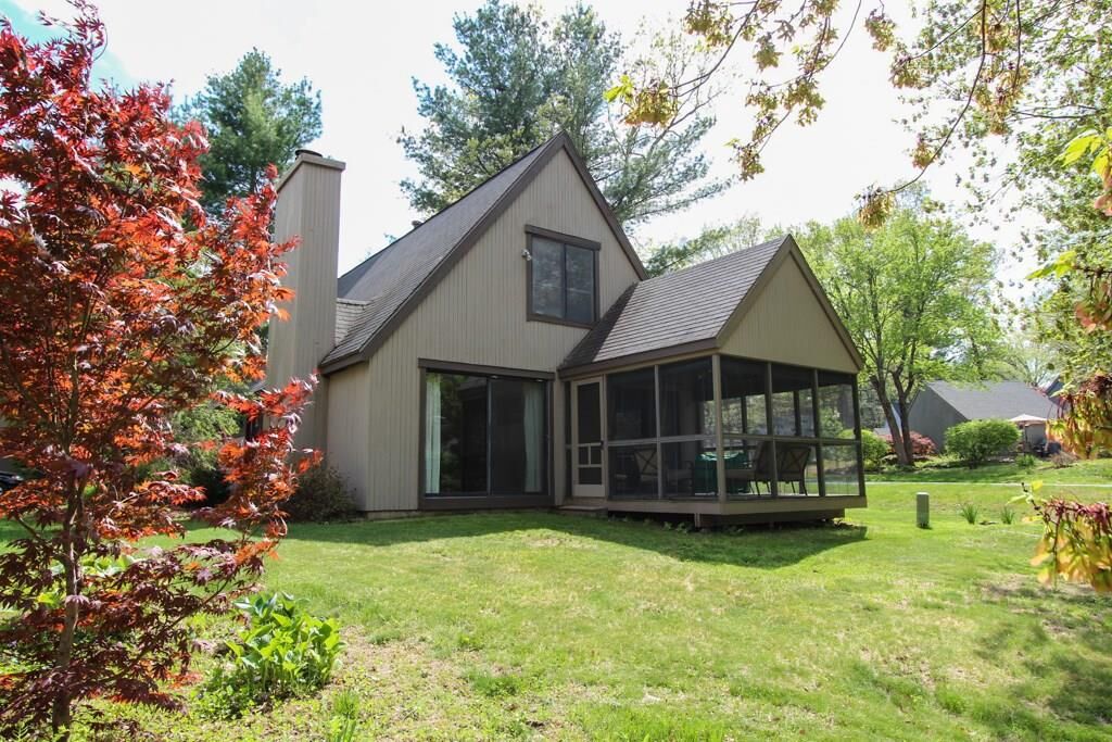 Property Photo: 10 Owl Court 10 CT 06001