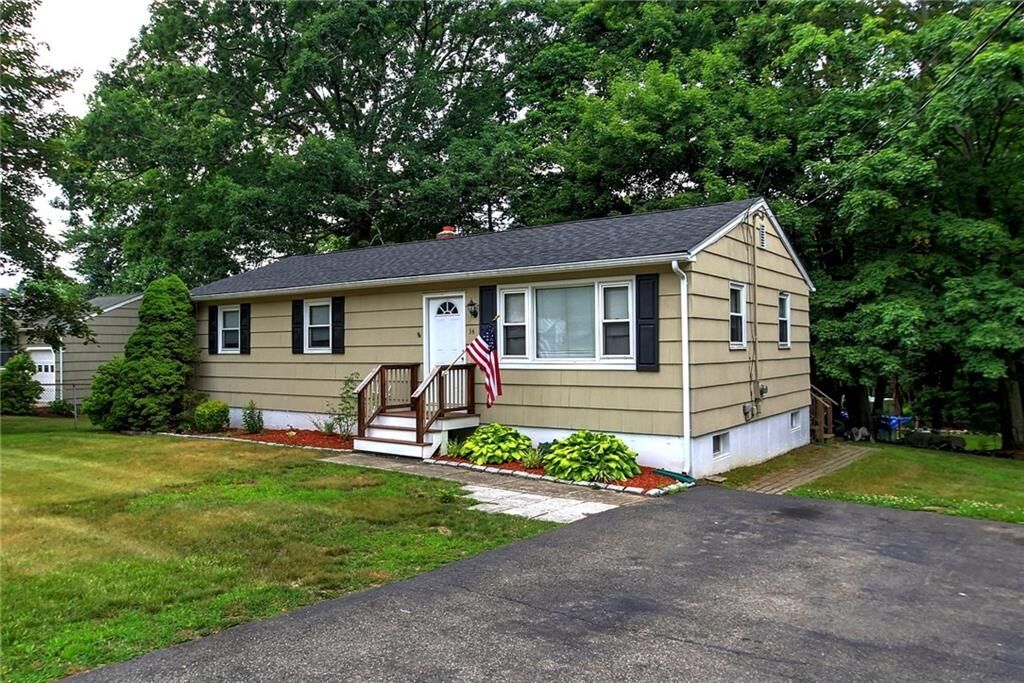 Property Photo: 14 Bird Lane CT 06460