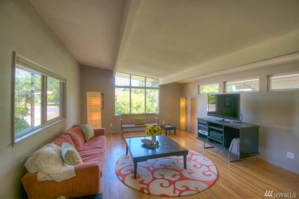 Property Photo: 2925 Boundary St SE WA 98501