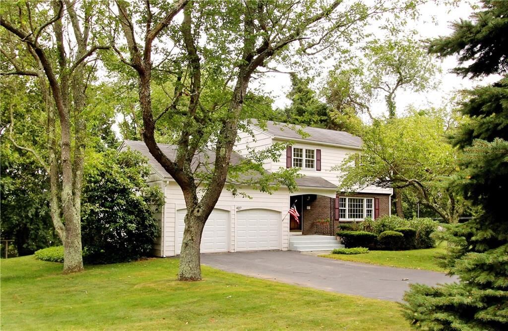 Property Photo:  427 Windy Hill Road  CT 06477 