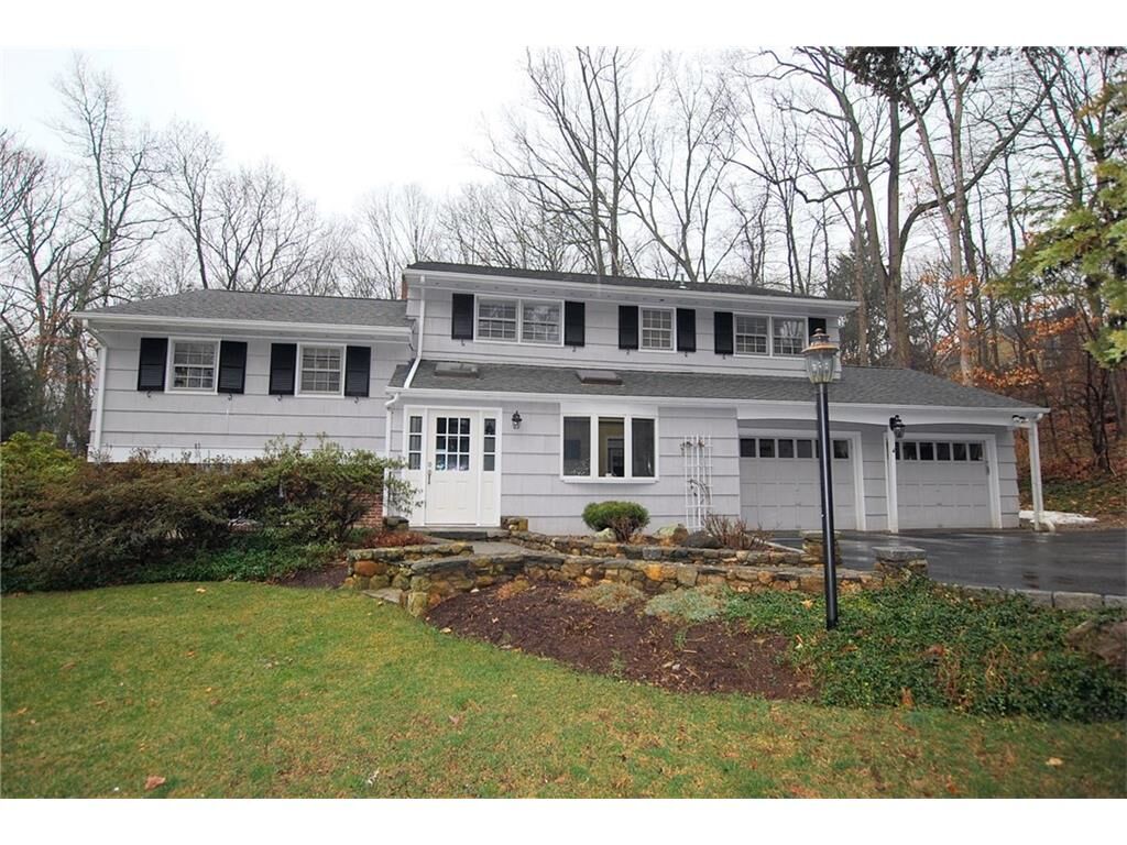 Property Photo:  103 Spoonwood Road  CT 06897 