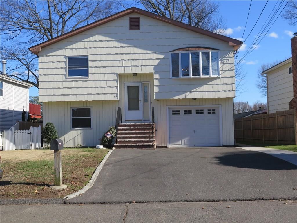 Property Photo:  95 Vanguard Street  CT 06606 