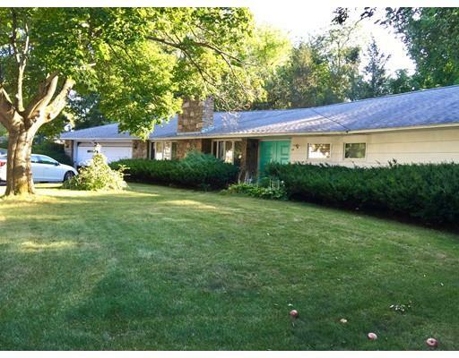 Property Photo:  44 Sun Valley Dr  MA 01609 