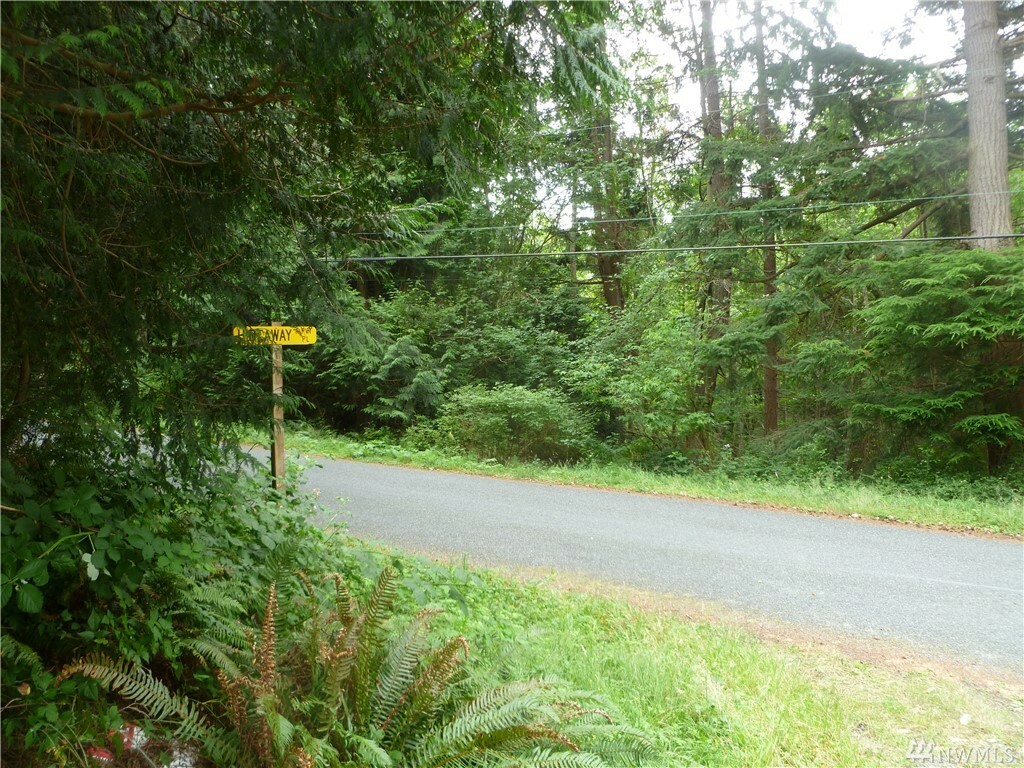 Property Photo:  87 Holiday Blvd  WA 98221 