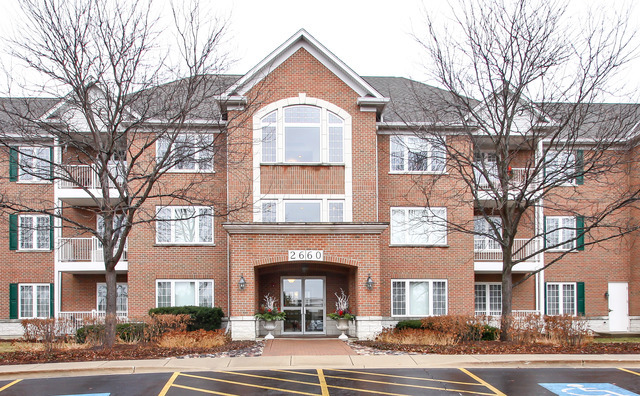 Property Photo:  2660 Summit Drive 202  IL 60025 