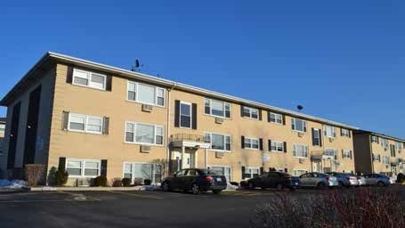 Property Photo: 5027 N East River Road 1B IL 60706