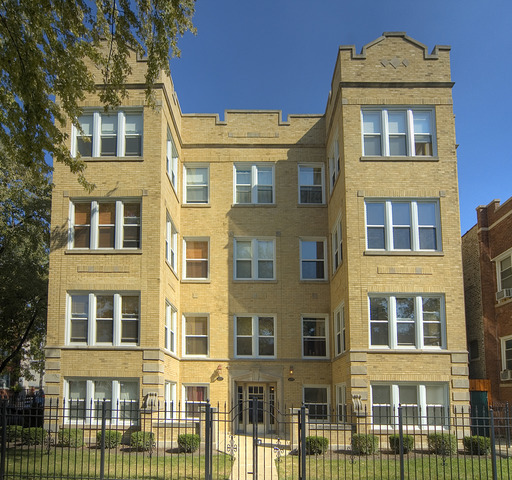 Property Photo: 3247 W Cullom Avenue 3 IL 60618