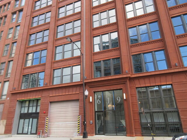 Property Photo: 619 S Lasalle Street 414 IL 60605