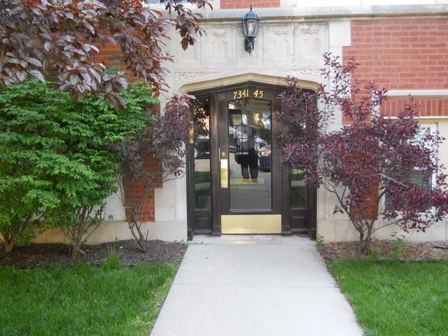 Property Photo:  7341 Hoyne Avenue G  IL 60645 