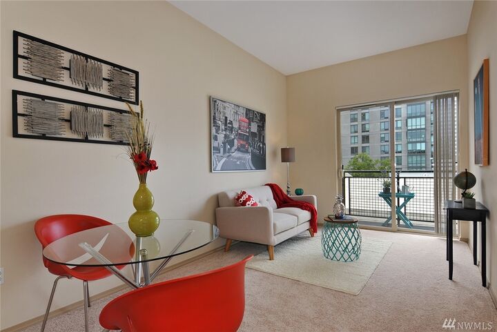 Property Photo: 1323 Boren Ave 602 WA 98101