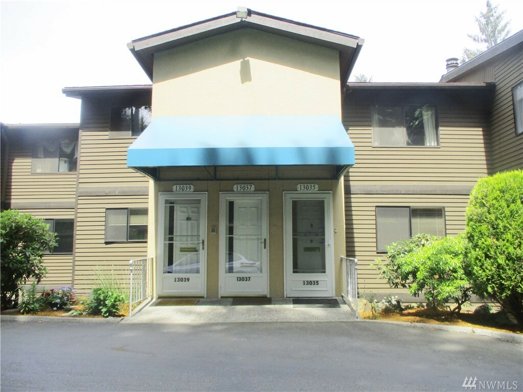 Property Photo: 13035 15th Ave NE F5 WA 98125