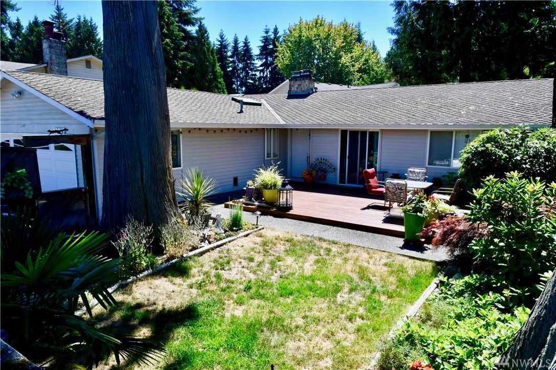 Property Photo:  13017 NE 78th St  WA 98033 