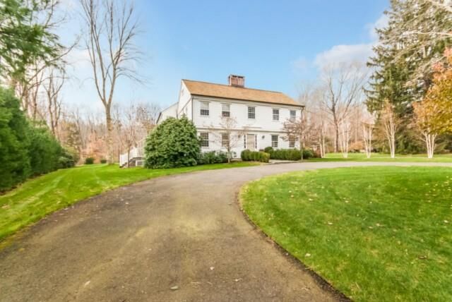 Property Photo:  