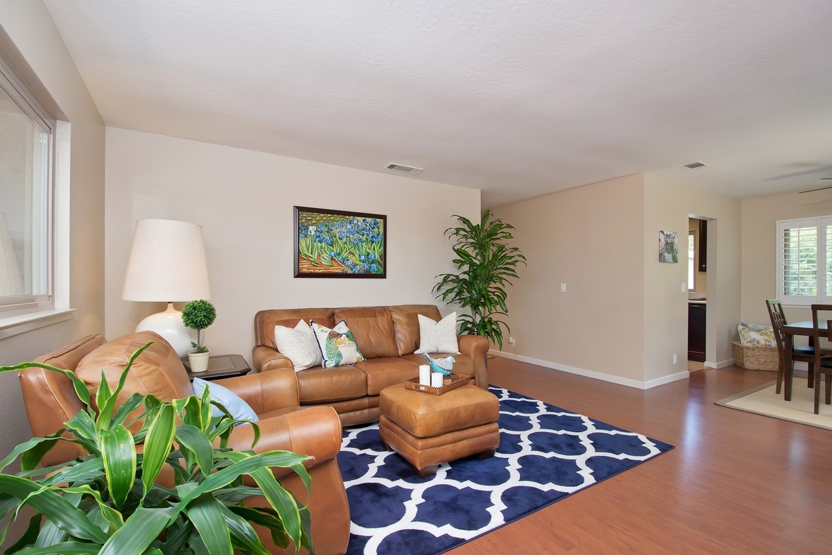 Property Photo:  3050 Avenida Christina  CA 92009 