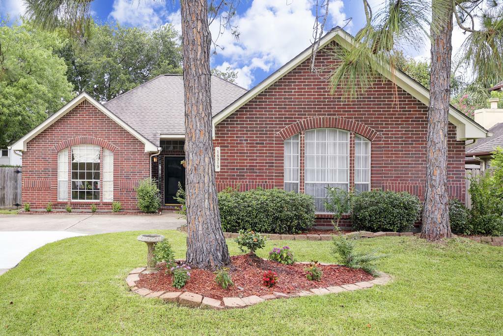 Property Photo: 14319 Oak Chase TX 77062