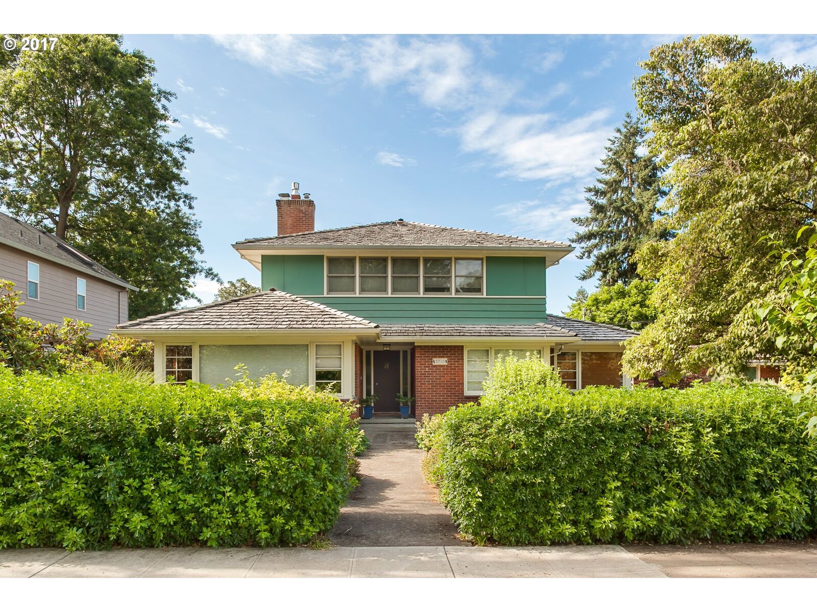 Property Photo:  3710 SE Rural St  OR 97202 