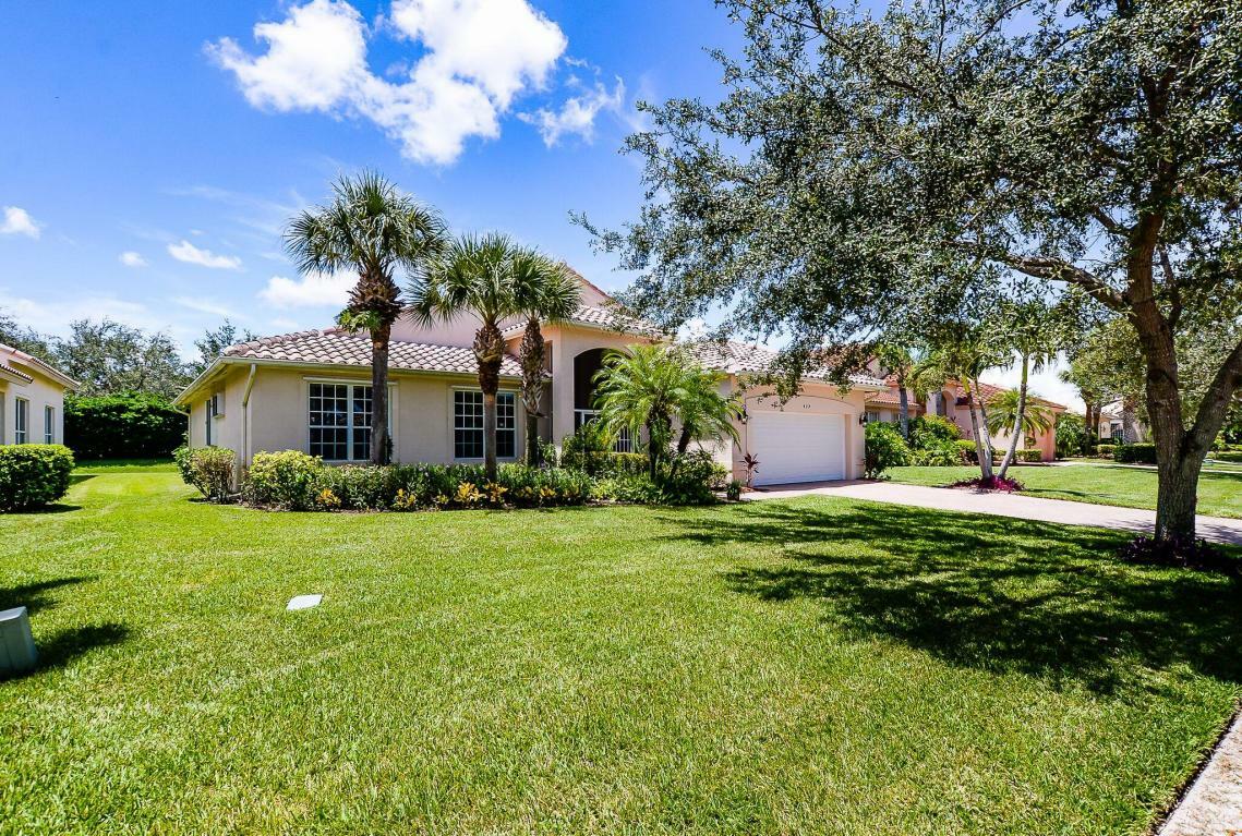 Property Photo:  429 NW Coolwater Court  FL 34986 