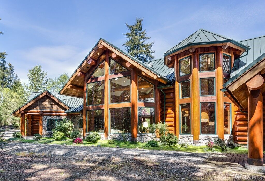 Property Photo:  1356 14th Ave  WA 98333 