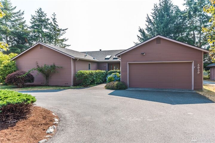 Property Photo:  4949 Puget Sound Lane  WA 98277 
