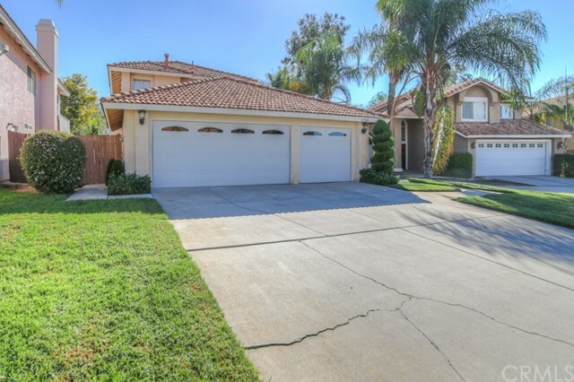 Property Photo:  10394 Via Pajaro  CA 92557 