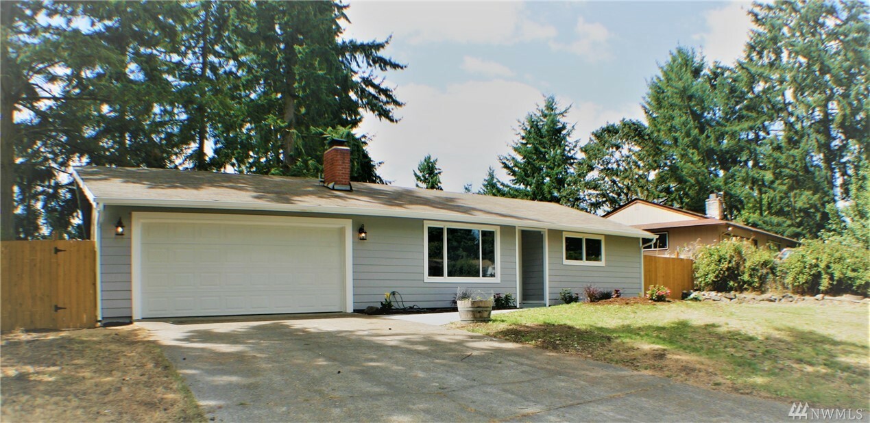 Property Photo: 1211 Wynoochee Place NE WA 98516