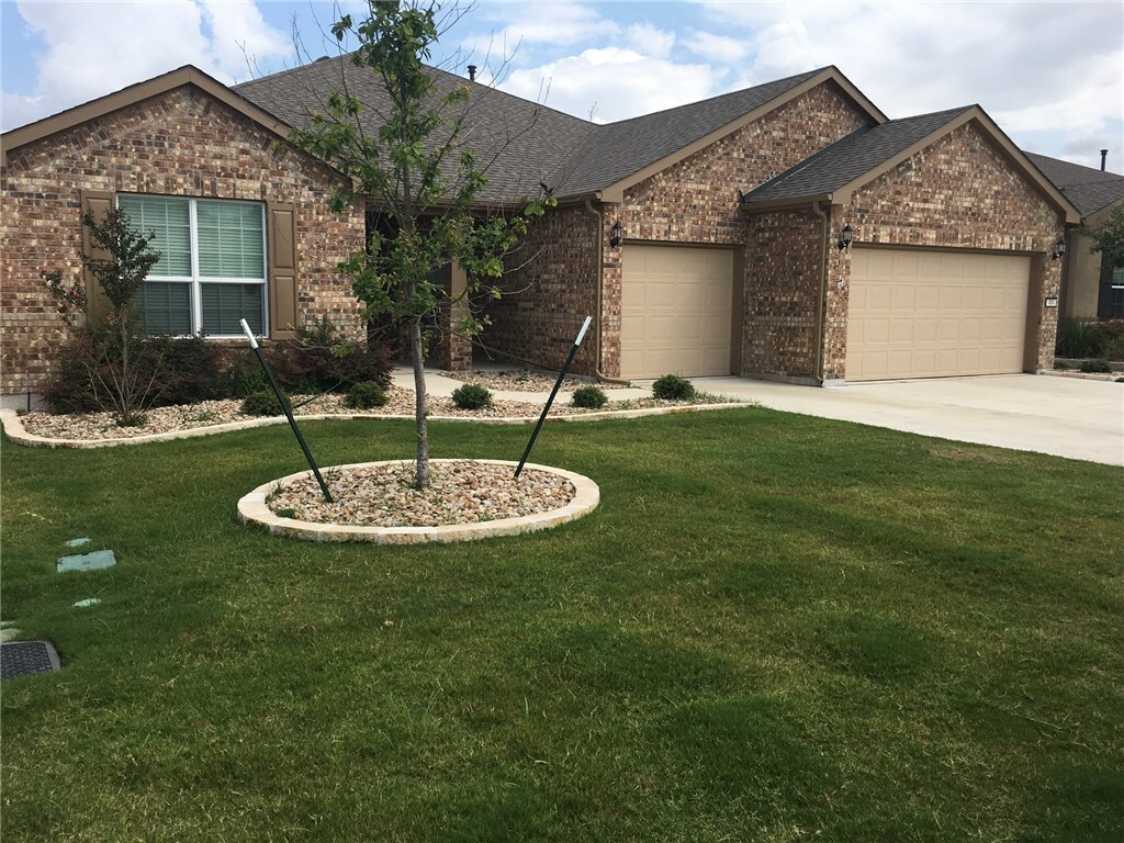 Property Photo:  404 Davis Mountain Circle  TX 78633 