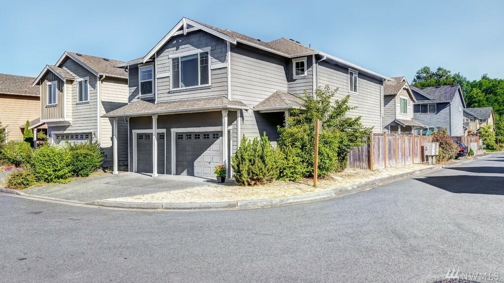 Property Photo: 1323 174th St SE 24W WA 98012
