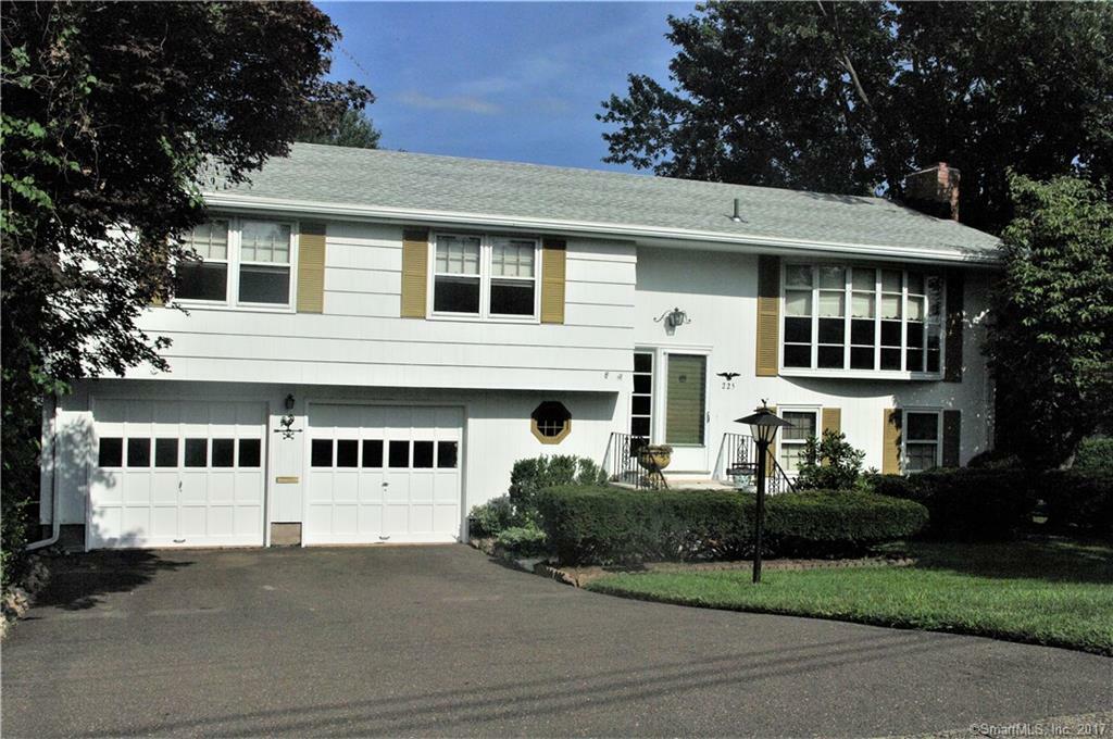 Property Photo: 225 Ridge Crest Circle CT 06109