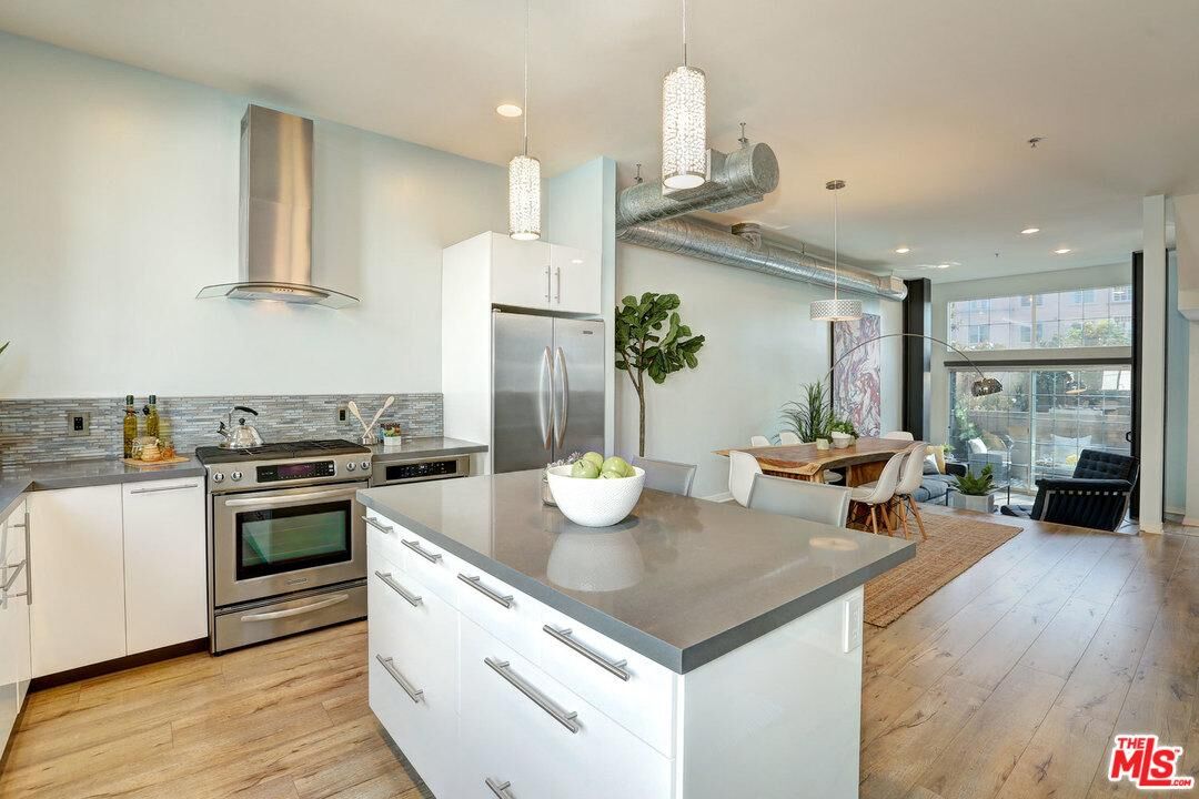 Property Photo:  5400 Playa Vista Dr 3  CA 90094 