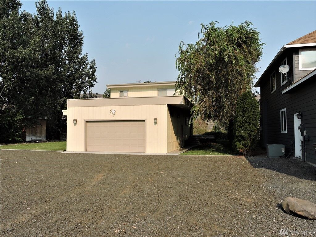 Property Photo:  538 River Dr SW  WA 98848 