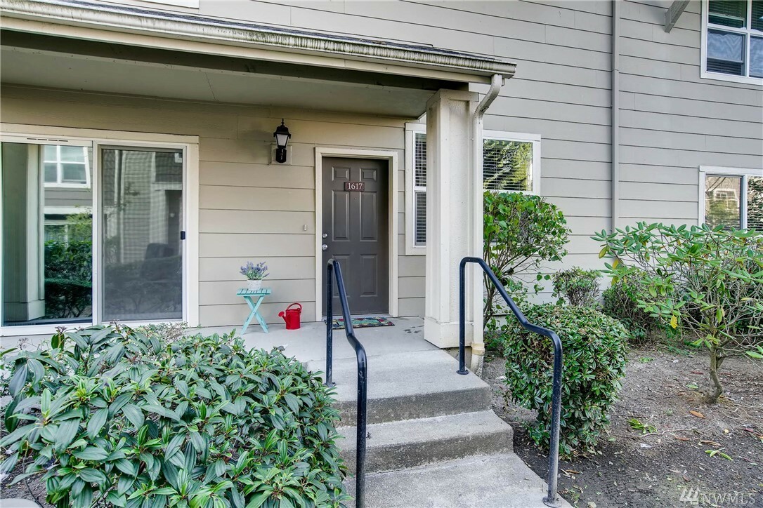 Property Photo:  3116 164th St SW 1617  WA 98087 