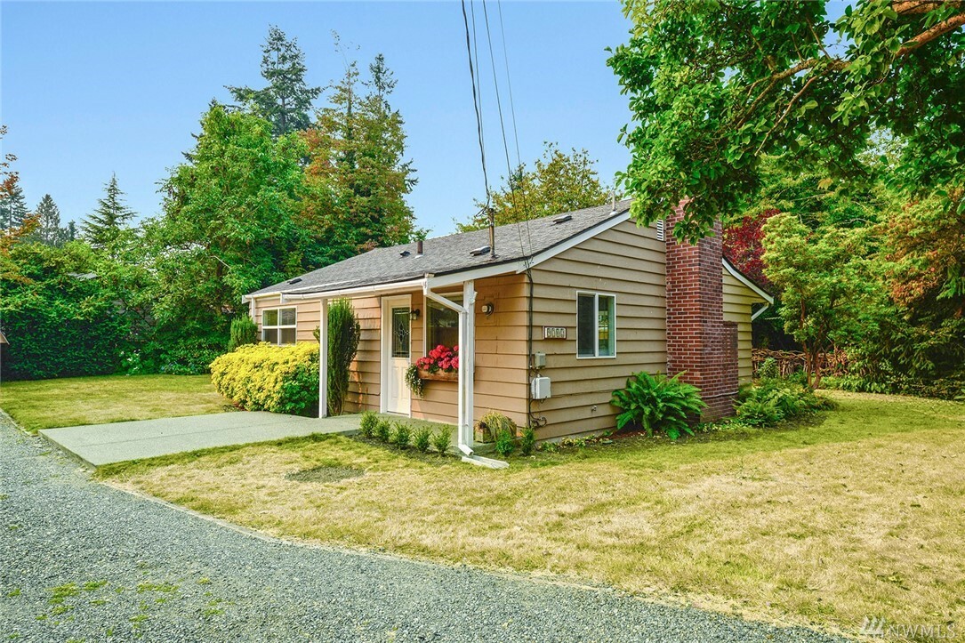 Property Photo:  9702 226th Place SW  WA 98020 