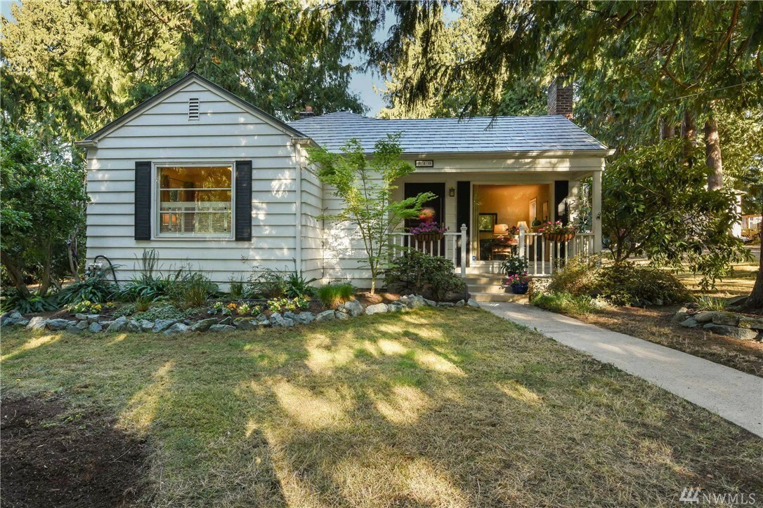 Property Photo:  910 N 15th St  WA 98273 