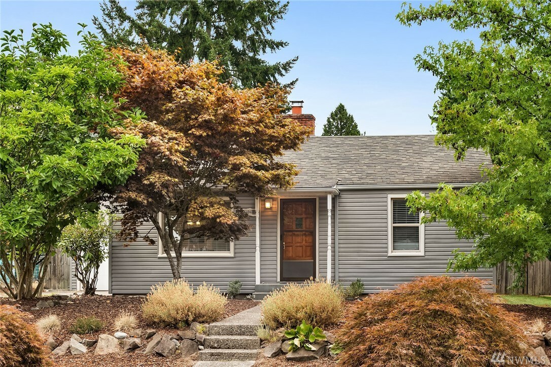 Property Photo:  14086 23rd Place NE  WA 98125 