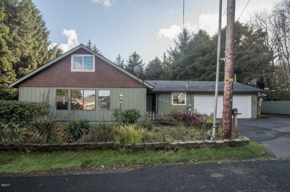 Property Photo: 1030 SW 17th Street OR 97367