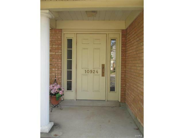 Property Photo: 10924 Village Grove A 63123
