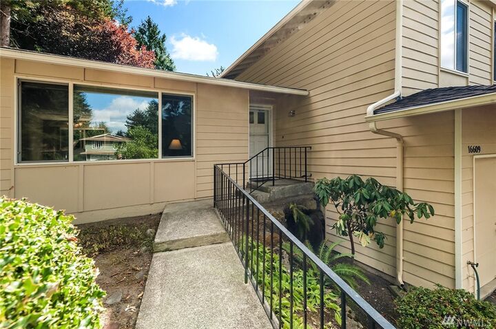 Property Photo:  16609 NE 91st Street  WA 98052 