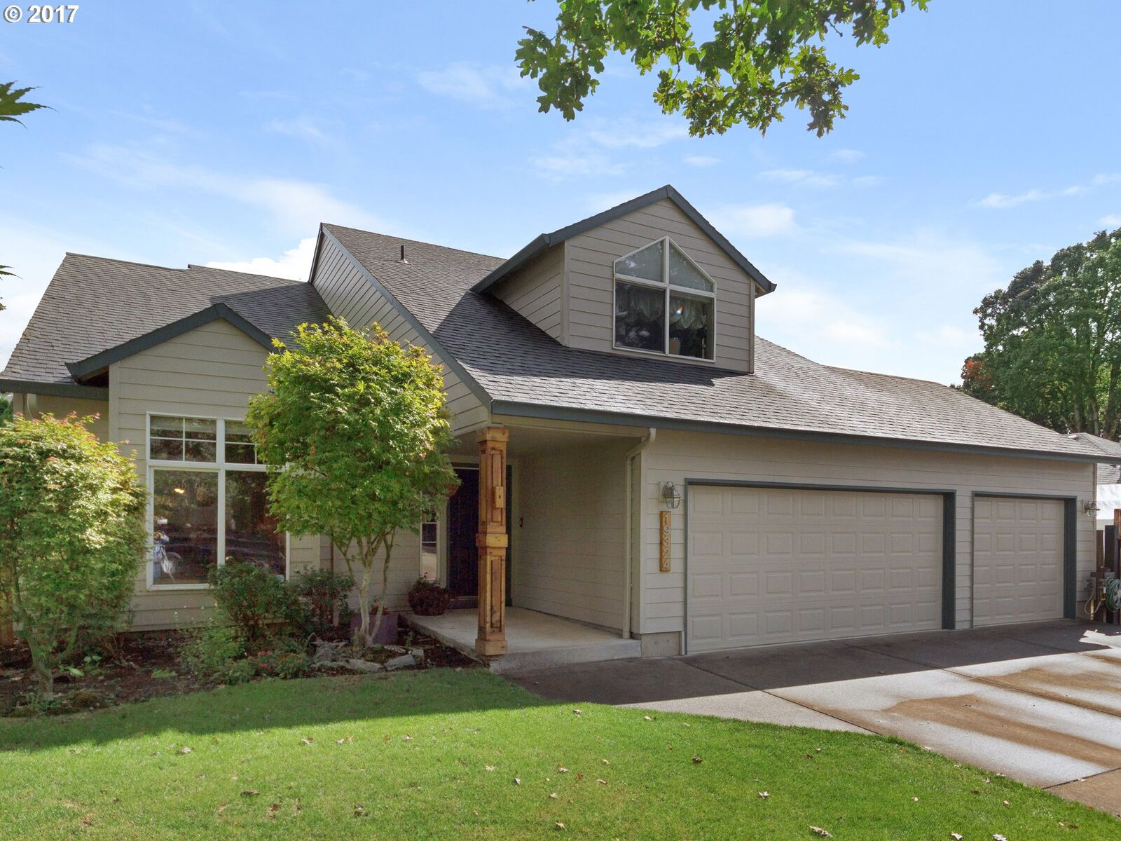 Property Photo: 19324 Auburn Dr OR 97045