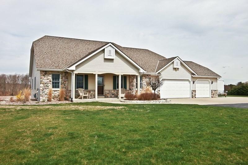 Property Photo: 2556 Pioneer Trl WI 53076-9413