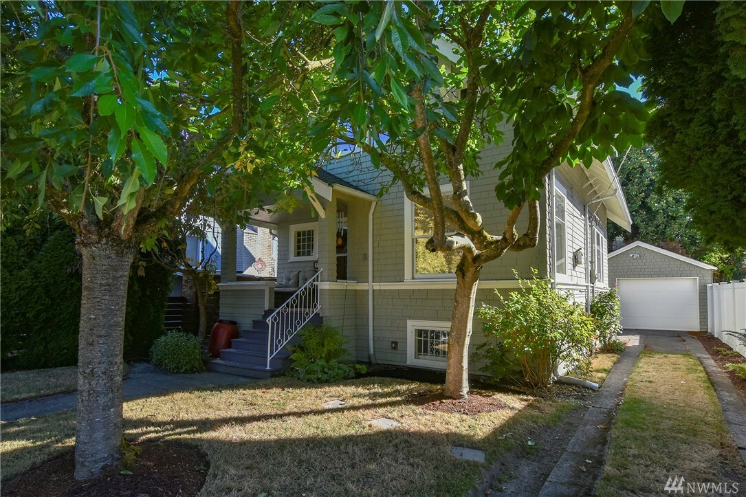 Property Photo:  7722 Corliss Ave N  WA 98103 